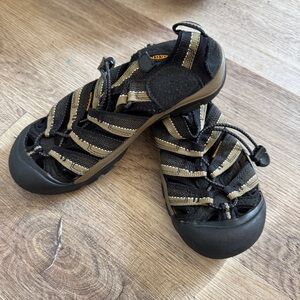 Keen Kids Black/Tan/Olive Outdoor Water Sandals Boys Sz 4